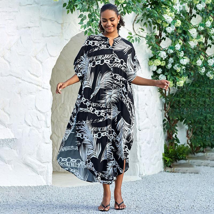 Dame Kaftan-kjole med moderne batikdesign og vidt skårne ærmer Stilla