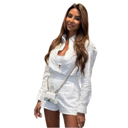Dame Elegant og moderigtigt bluse-shorts-kombination Stilla