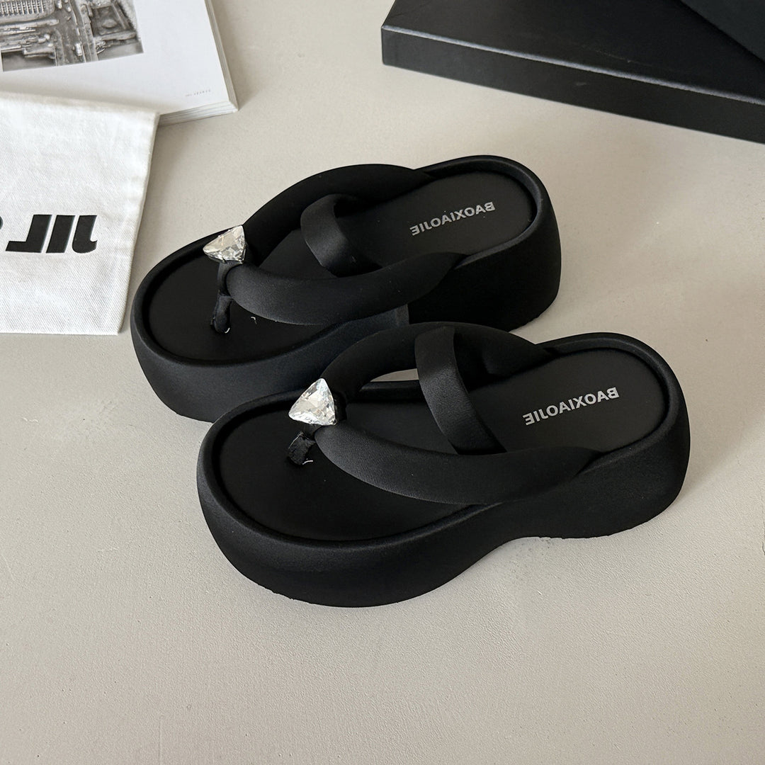 Femme Elevated Platform Flip-Flops Stilla
