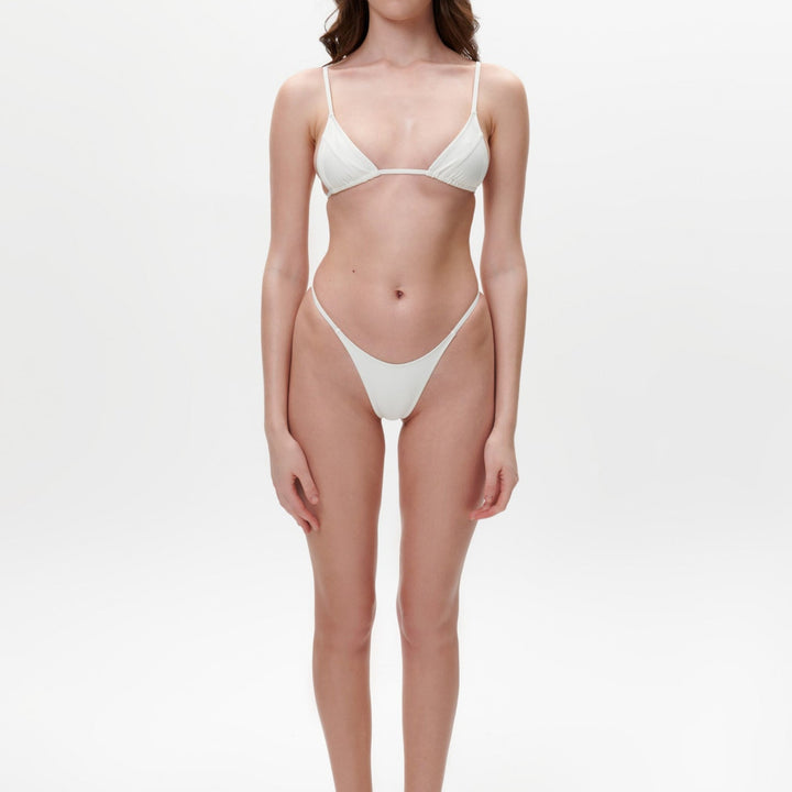 Dame Triangle-Bikini med minimalistisk design og feminint snit Stilla