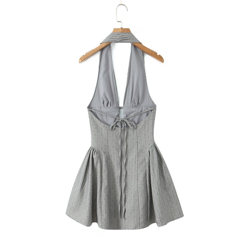 Femme Halter Neck Double Plunging A-linie Kjole Stilla