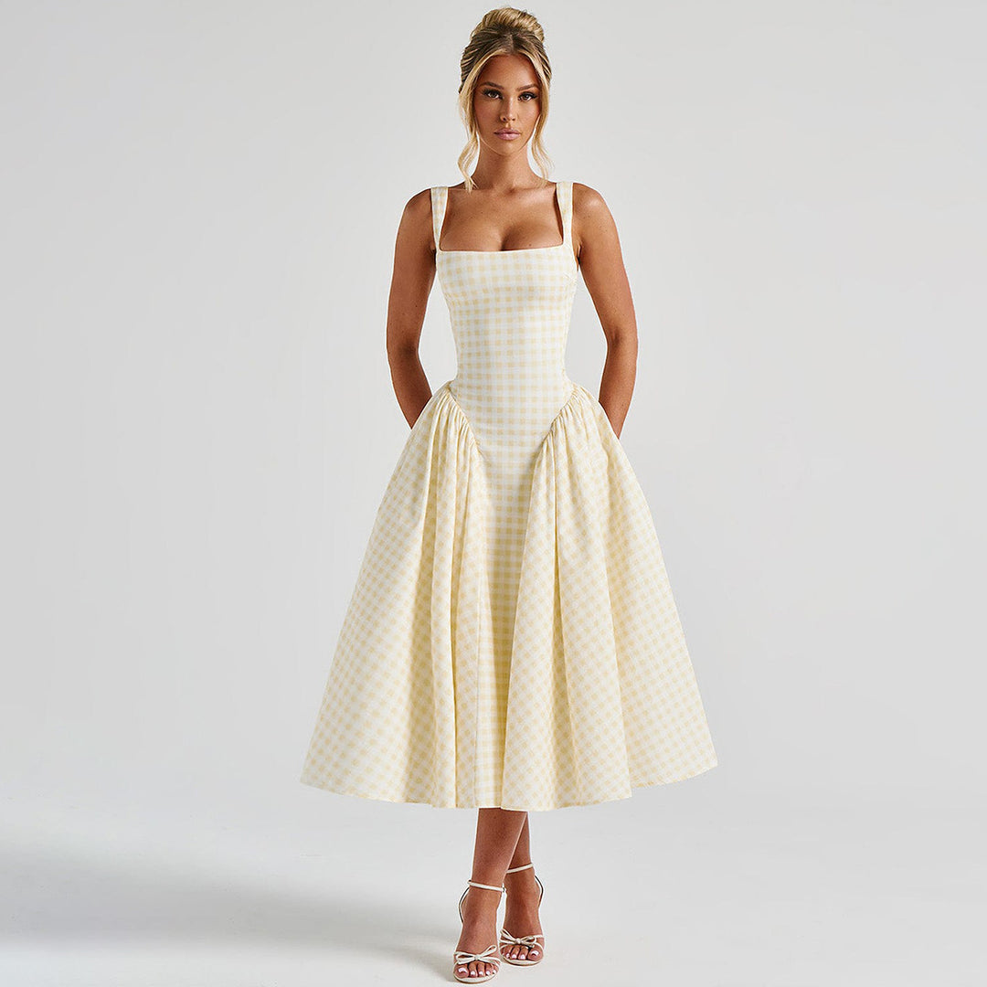 Dame sommerligt maxikjole med ternet design og sidelange draperingselementer Skovae