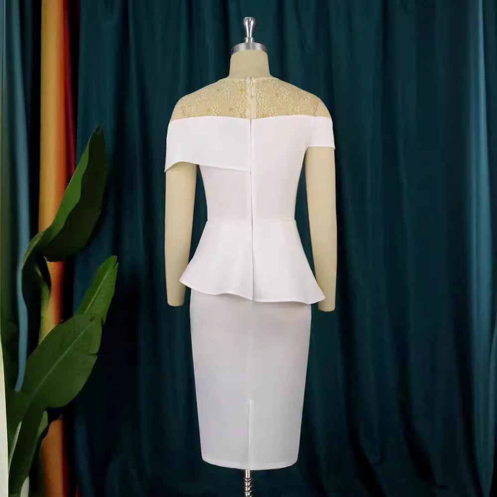 Damer elegant kjole med raffineret peplum-snit og spidse accenter Skovae