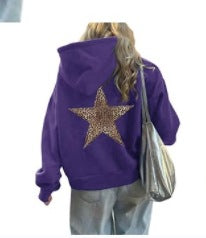 Dame hoodie med iøjnefaldende leopard stjerne design Skovae