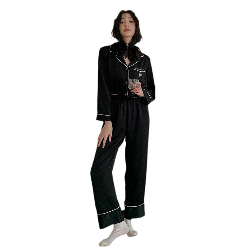 Dame Satin Pyjamasæt med elegante kontrastdetaljer Stilla