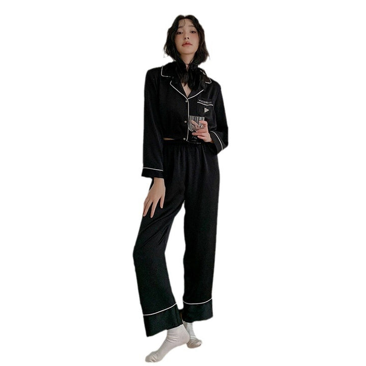 Dame Satin Pyjamasæt med elegante kontrastdetaljer Stilla