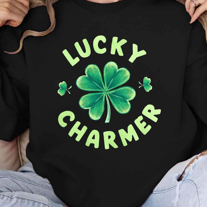 Kvinders sweatshirt med trendy kløverdesign og inspirerende tekst Stilla