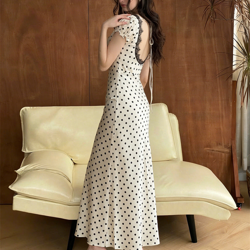 Dame Polka Dot Maxikjole med elegante flæsedetaljer og nostalgisk udskæring Skovae