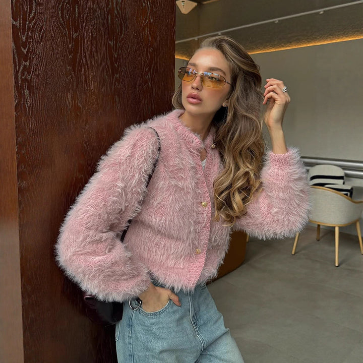 Kvinders fluffy striktrøje lavet af 100% nylon med casual snit Stilla