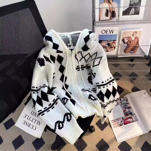 Kvinders chunky strikket cardigan med iøjnefaldende mønster og komfortabel pasform Stilla
