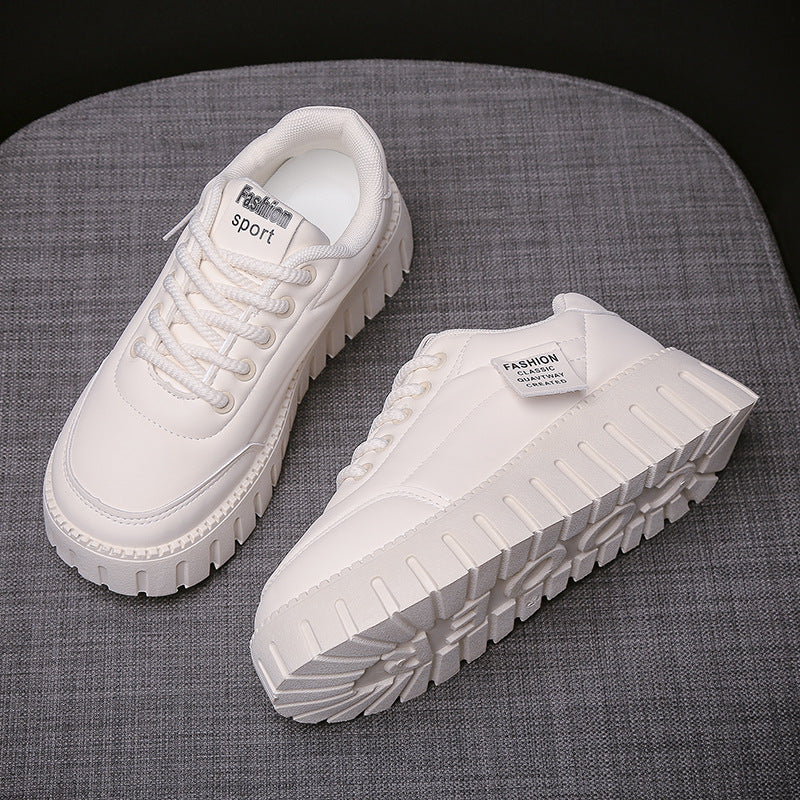 Dame Chunky Sneakers med robust sålprofil og fashionable design Stilla