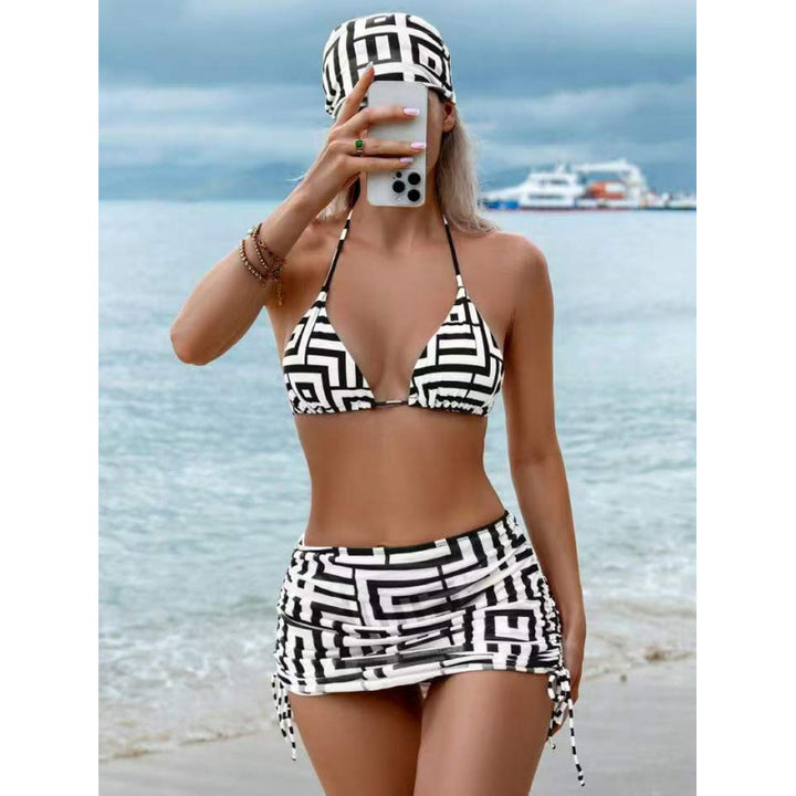 Dame triangel-bikini med moderne geometrisk design og justerbare stropper Skovae