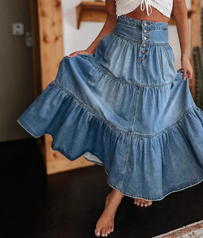 Dame lang denim-nederdel med flæser og knapdetalje Stilla