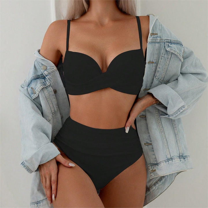 Dame bikini-sæt med højt skåret trusse og elegant top Skovae