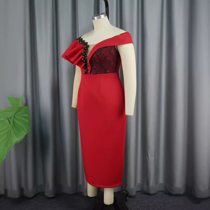 Dame elegant kjole med asymmetrisk snit og florale accenter Skovae