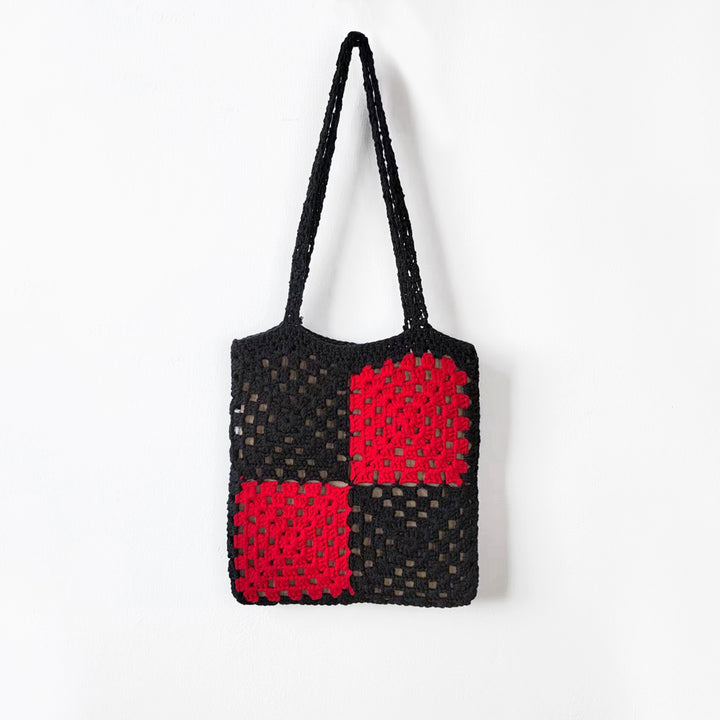 Dame hæklede indkøbs-taske i moderigtigt patchwork-design Stilla