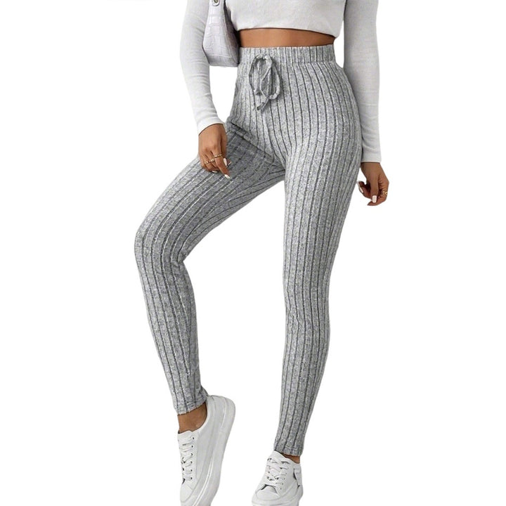 Kvinders leggings med fint ribbet mønster og elastisk talje Stilla
