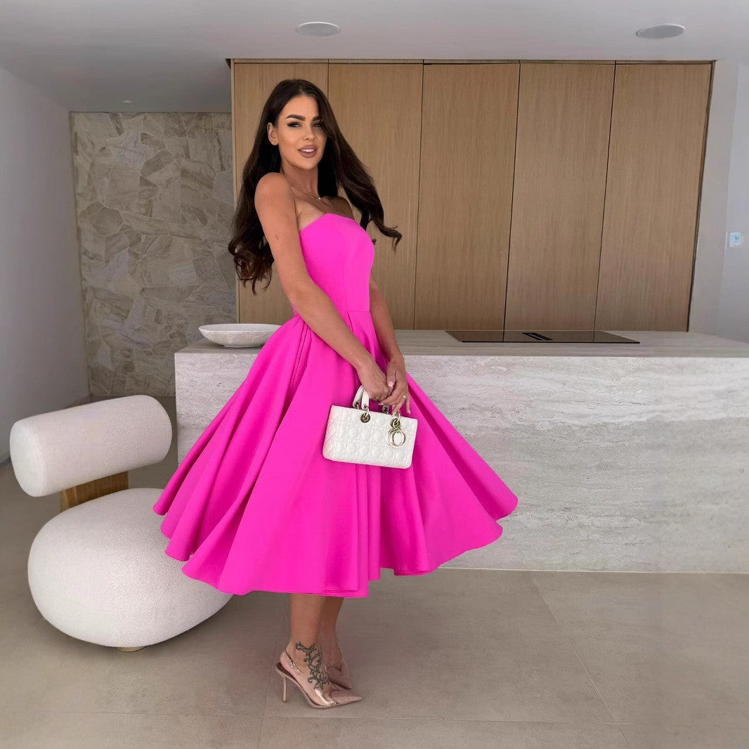 Dame aftenkjole med svingende nederdel og strapless design Stilla