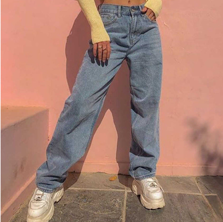 Dame løs High-Waist jeans med afslappet snit og moderigtige accenter Skovae