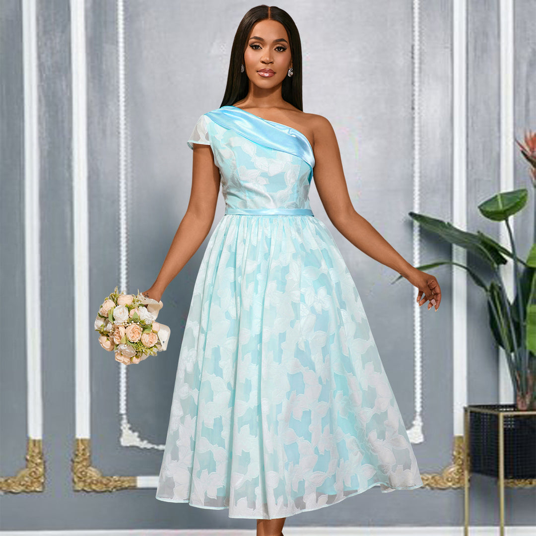 Dame Cocktailkjole med asymmetrisk design og florale accenter Skovae