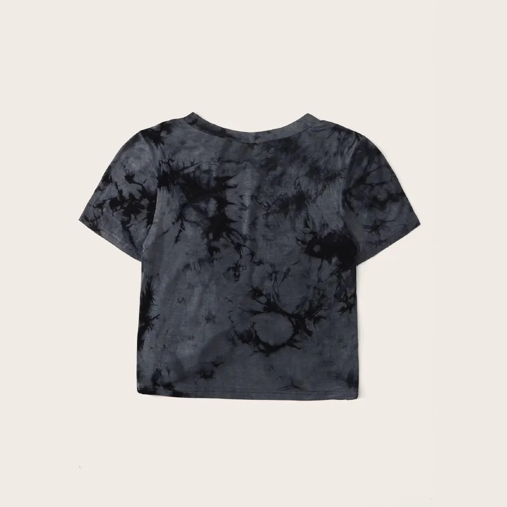 Dame Crop-T-shirt med stilfuld knude-design og batikmønster Stilla