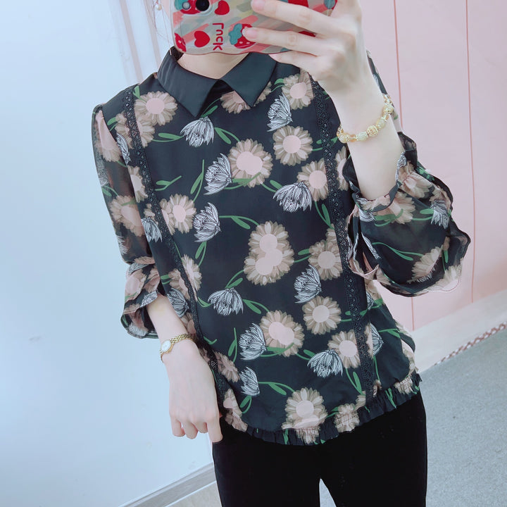 Dame blomsterpræget chiffonbluse med flæsedetaljer og elegant krave Stilla