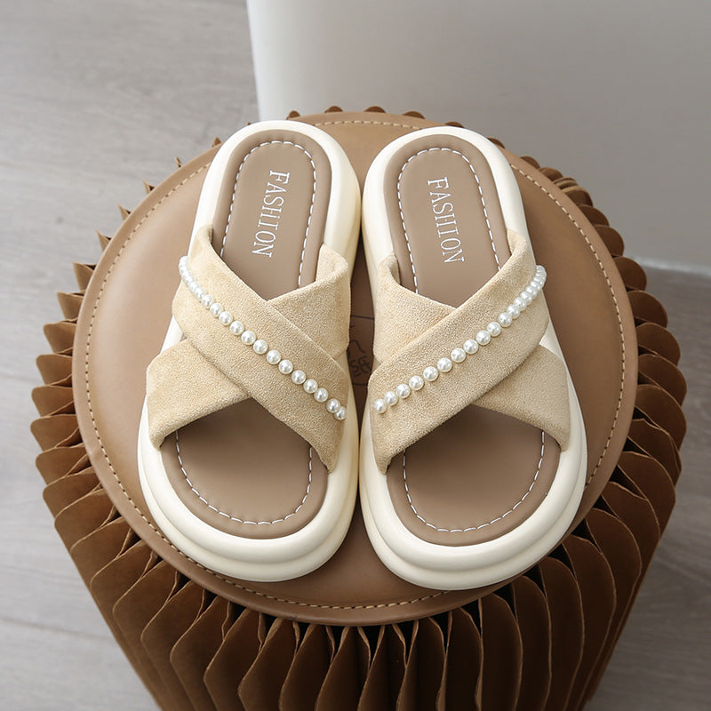 Dame sandaler med moderne remdesign og elegant perledekorering Stilla