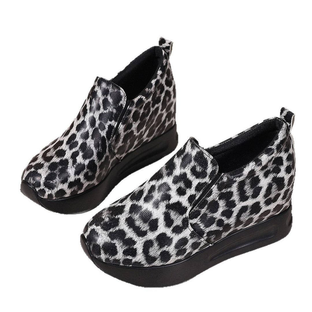 Dame Sneakers med moderne leopardmønster og skridsikker sålekonstruktion Stilla