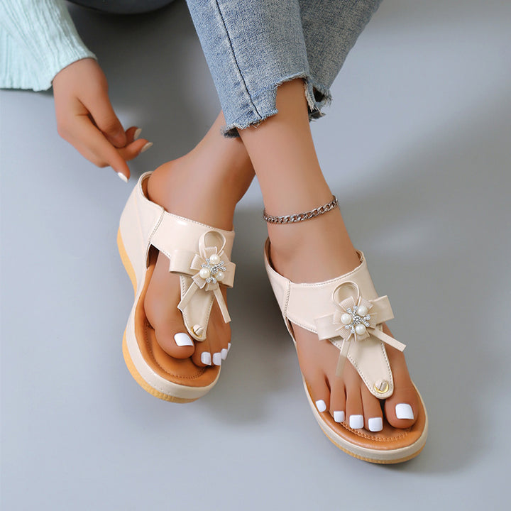 Dame Komfortable Wedge-Sandaler med elegante Blomsterapplikationer Stilla