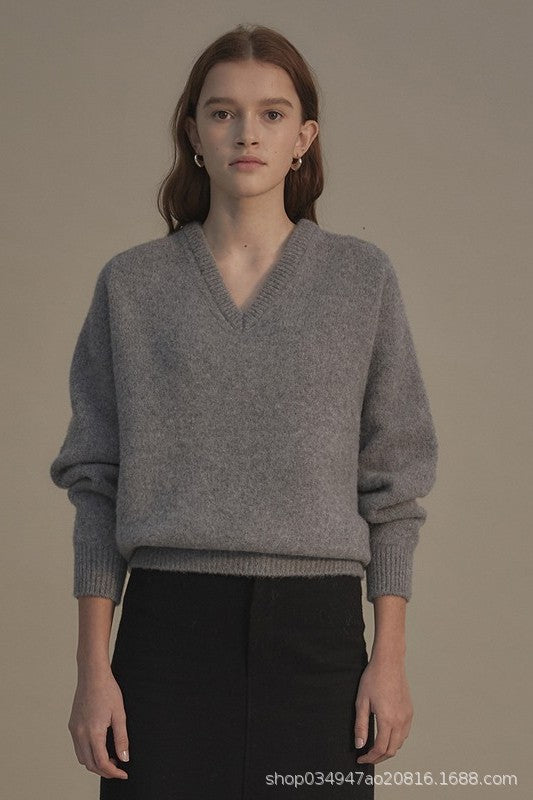 Kvinders høj kvalitet V-hals sweater lavet af blødt strik Stilla