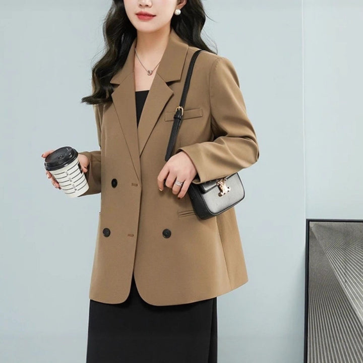 Kvinders stilfulde oversized blazer med dobbelt knapfane og stilfulde detaljer Stilla