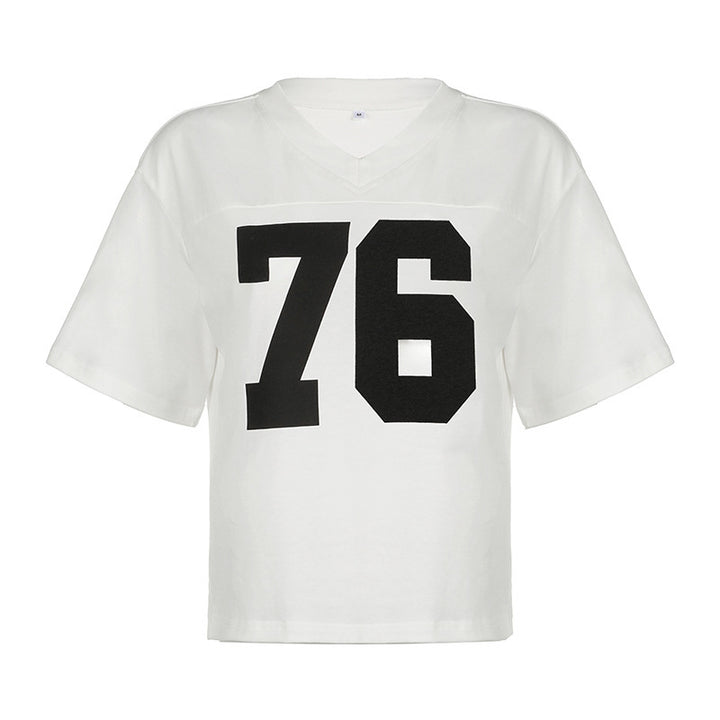 Dame Sporty V-hals T-shirt med trendy print Skovae