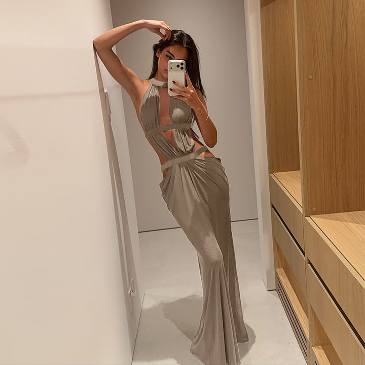 Dame Maxi-kjole med raffineret cut-out-design og asymmetrisk kant Skovae