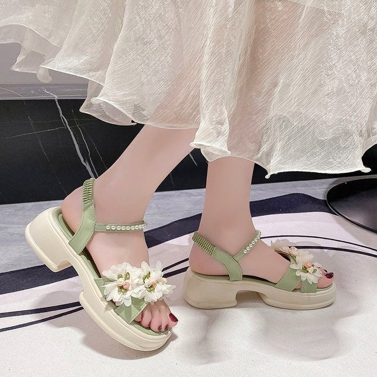 Dame sandaler med florale accenter og stabil platformsål Stilla