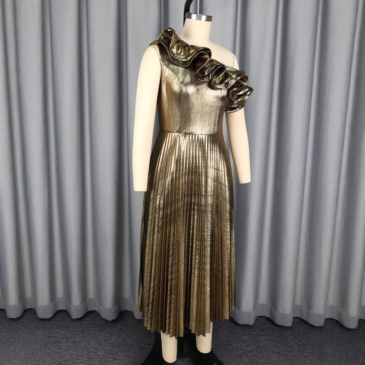 Dame elegant skinnende aftenkjole med draperinger Skovae