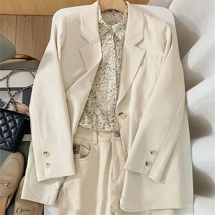 Kvindernes stilfulde blazer med tekstureret stof og elegante knapdetaljer Stilla