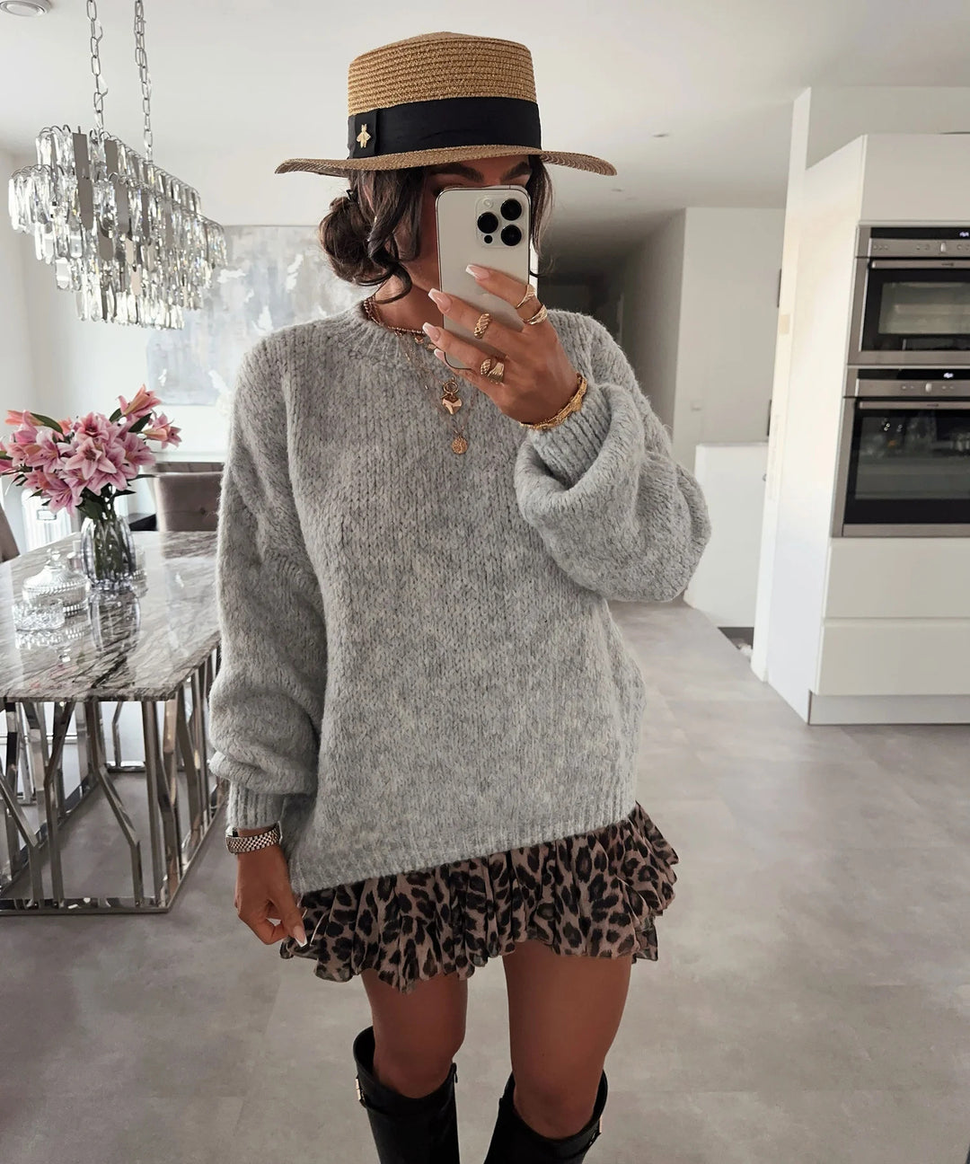 Dame luftig strikket sweater med voluminøse ærmer Stilla