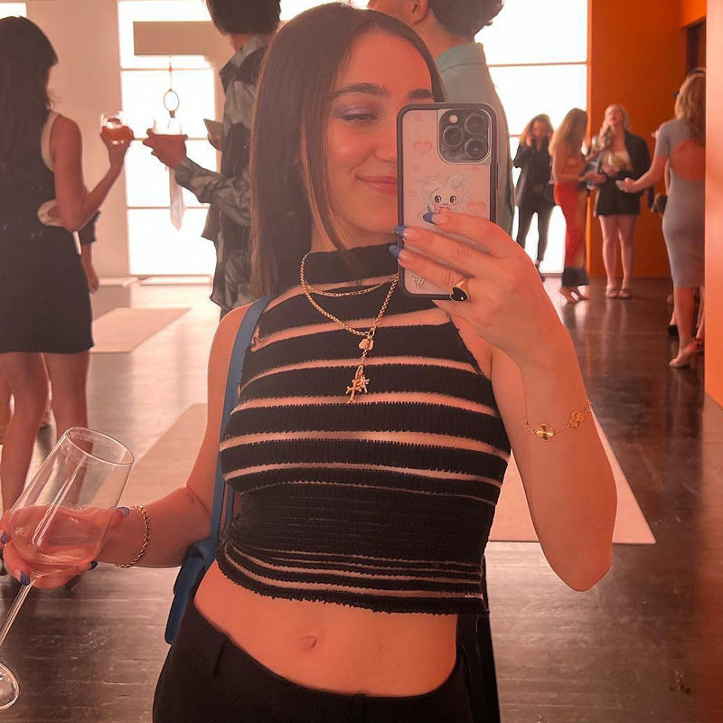 Dame Crop-Top med transparent hulmønsterstruktur Skovae