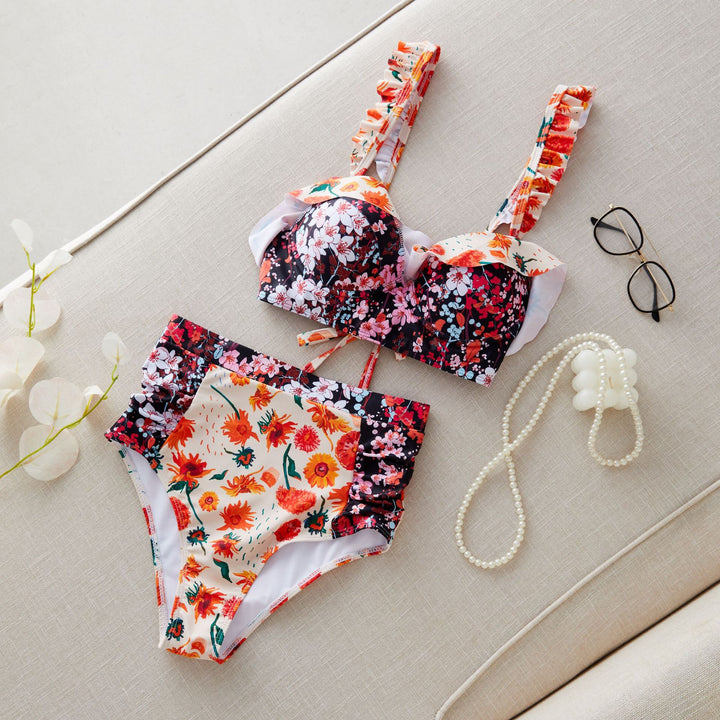 Dame Bikini-sæt med legende blomsterdesign og sofistikerede flæser Stilla