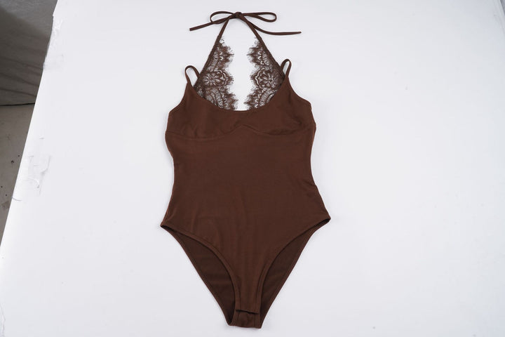 Dame badesuit med elegant spidse sætning og halterformet design Skovae