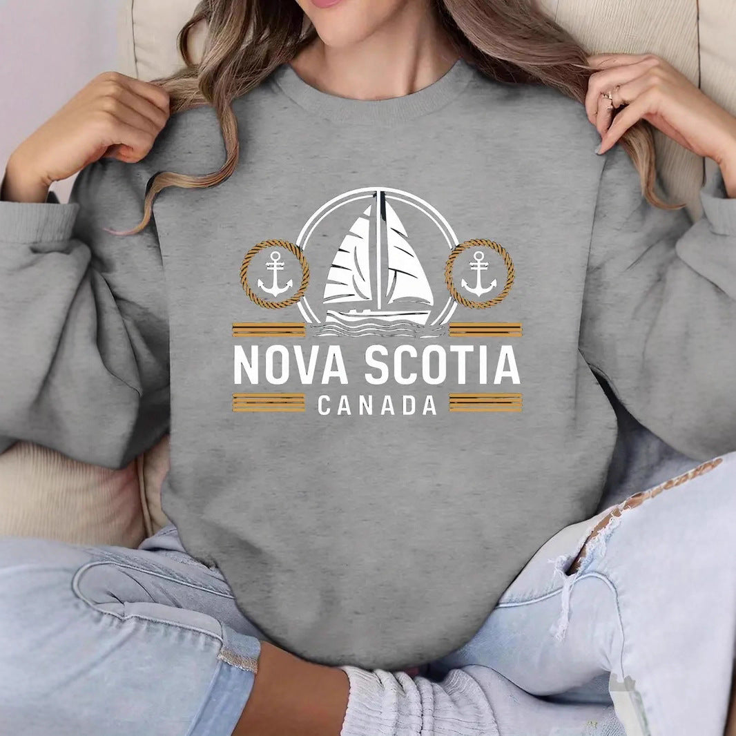 Kvinders sweatshirt med et maritimt sejl mønster og diskret Stilla bogstaver