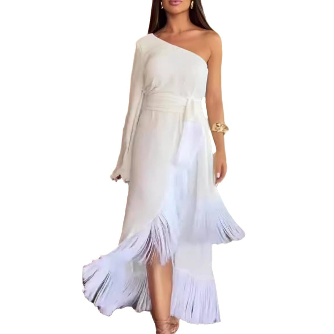 Dames Elegant Maxi Kjole med Asymmetrisk Design og Frynsede Detaljer