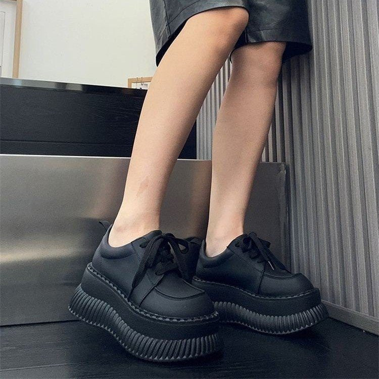 Damer Chunky Sneakers med tykk sål og sporty design Stilla