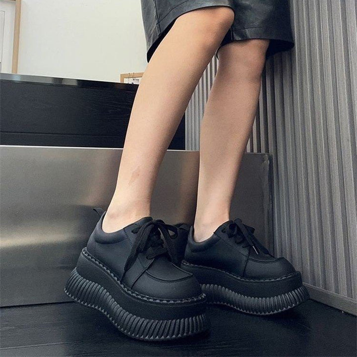 Damer Chunky Sneakers med tykk sål og sporty design Stilla
