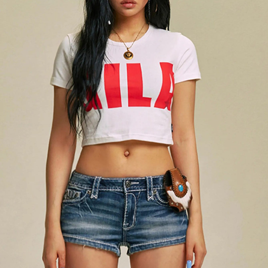Dame Cropped T-Shirt med iøjnefaldende grafisk tryk Skovae
