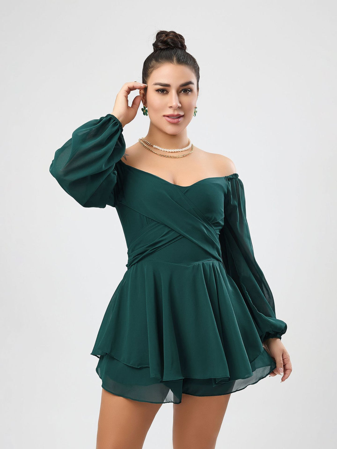 Dame moderigtig Playsuit med rynker og voluminøse ærmer Stilla