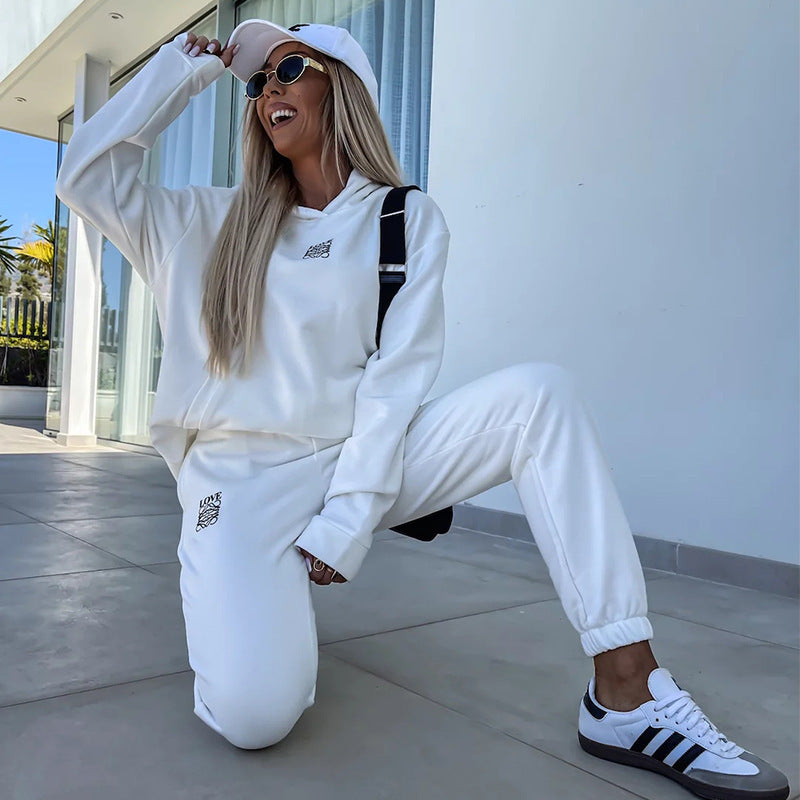 Damer sporty loungewear sæt med hætte og elastiske manchetter Skovae