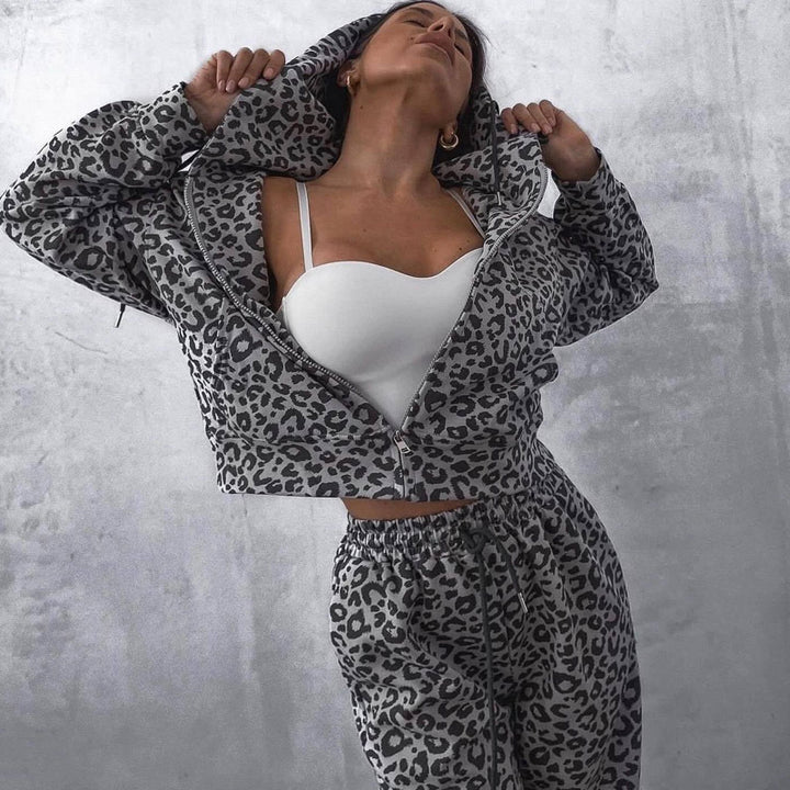 Dame afslappet sæt bestående af leopardmønster sweat shirt og bred bukse stil Stilla