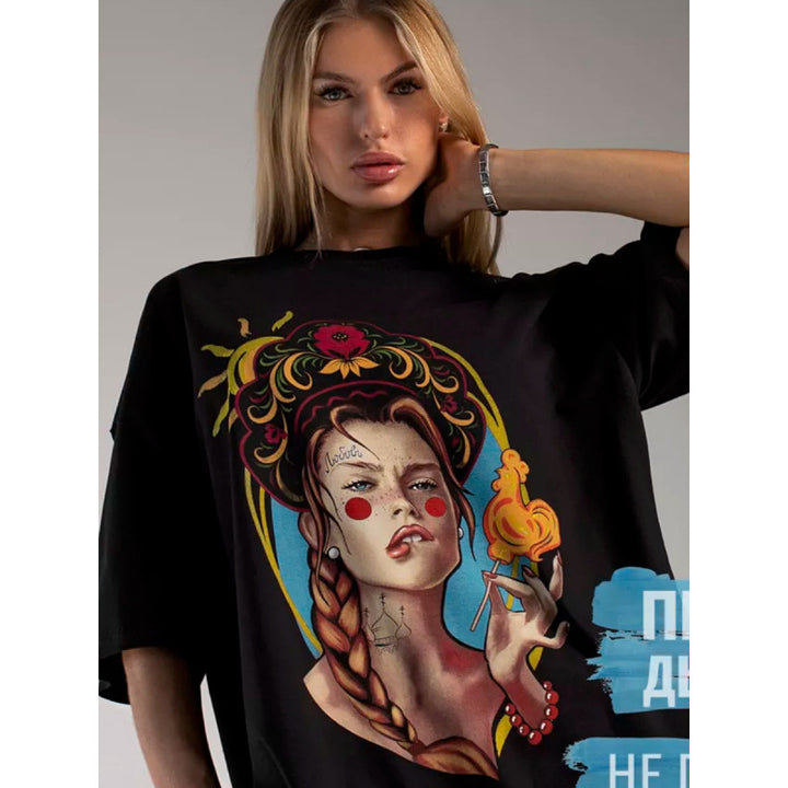 Dame T-shirt med kunstnerisk tryk og afslappet oversized skæring Stilla