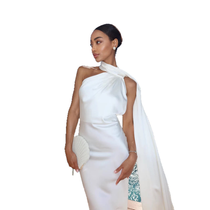 Kvinders elegante aftenkjole med flydende design og off-the-shoulder hætte Skovae